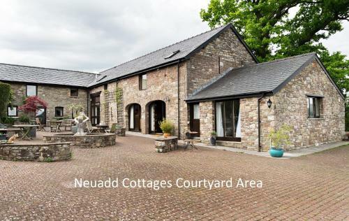The Neuadd Cottages