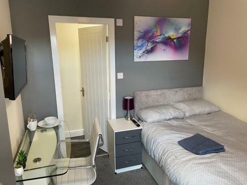 Modern En-suite Double Bedroom