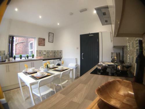 Townhouse @ 87 Walthall Street Crewe
