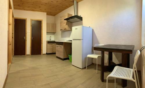 Hostal Azovmore Tut