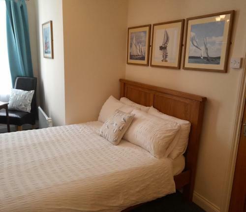 Hostal Foss Room