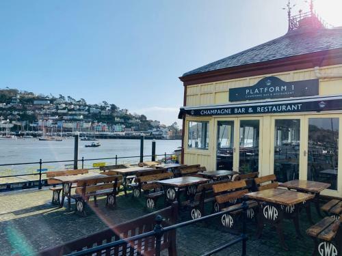 The End House - Cosy And Central (Dartmouth)