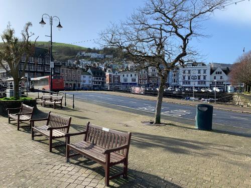 The End House - Cosy And Central (Dartmouth)