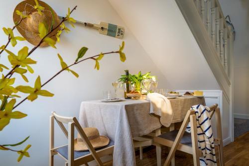 The End House - Cosy And Central (Dartmouth)