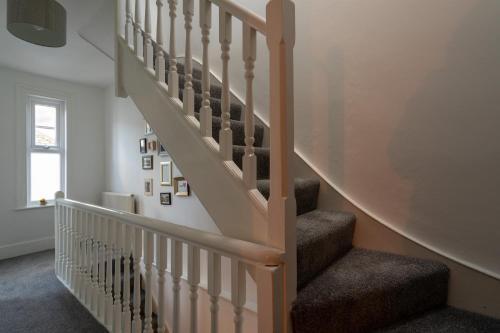 The End House - Cosy And Central (Dartmouth)
