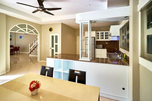 Big Area!! Cozy Beach Pool Villa 5 Private Bedrooms