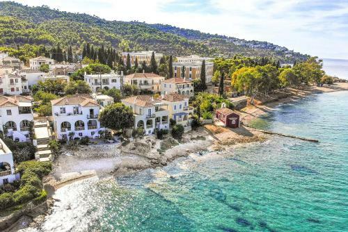 Beachfront Spetses Spectacular Fully Equipped Traditional Villa Familiesgroups