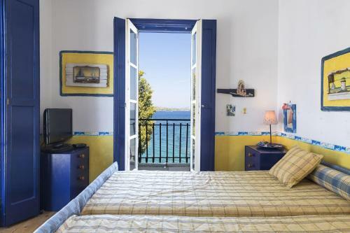 Beachfront Spetses Spectacular Fully Equipped Traditional Villa Familiesgroups
