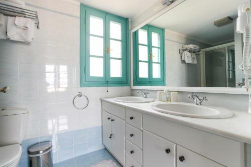 The Great Gatsby 6br Villa Overlooking Spetses Old Town