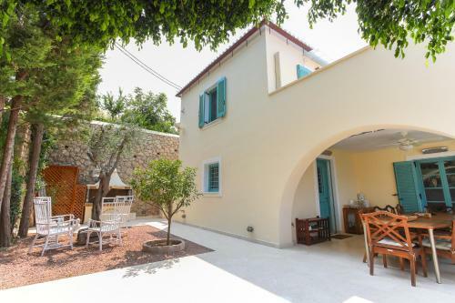 The Great Gatsby 6br Villa Overlooking Spetses Old Town