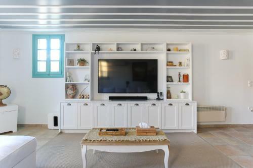 The Great Gatsby 6br Villa Overlooking Spetses Old Town
