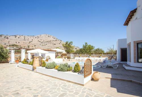 Thymoura Villa
