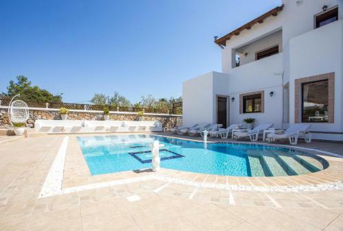 Thymoura Villa