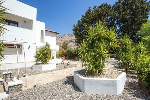 Thymoura Villa