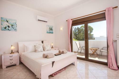Thymoura Villa