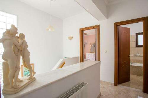 Thymoura Villa