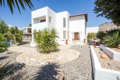 Thymoura Villa
