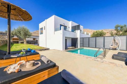 Lambis Villas