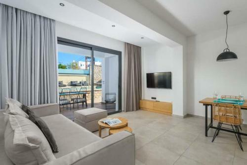 Lambis Villas