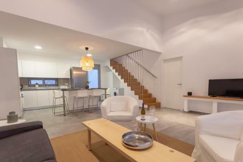 Luxury Sunrise White Villa