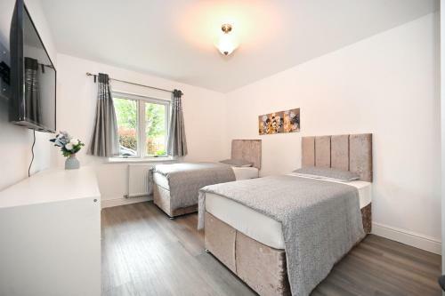 Luxury 2 Bedroom, 2 Bath Apartment, Prime Location