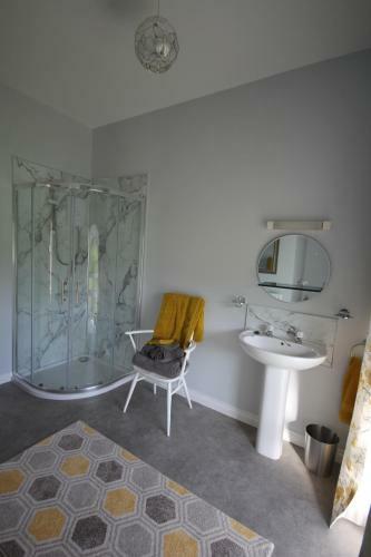 Mullarts Church -the Glenann Apartment