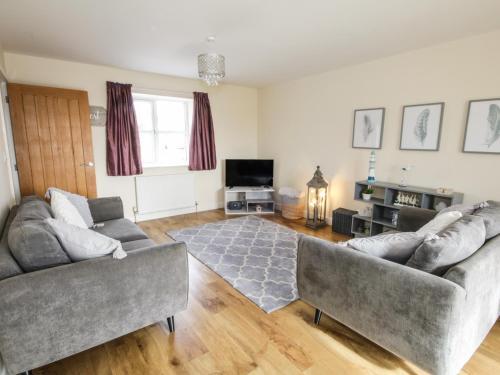 16 Cefn Cwmwd Cottages