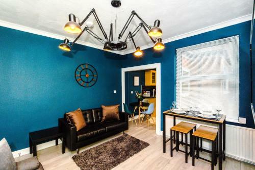 3 Bedroom House Salford Hosted By Mcr Dens