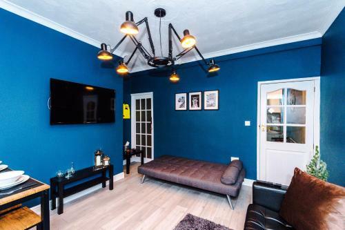 3 Bedroom House Salford Hosted By Mcr Dens