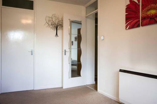 Central Quiet Self Check In 1 Bedroom Apartment Up To 4
