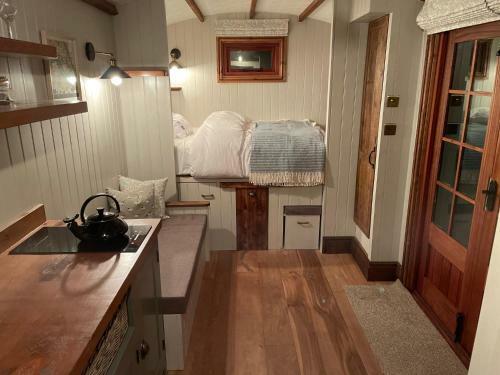 The Shepherds Retreat - Luxury Shepherds Hut