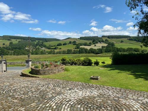 Delightful Stone Barn, With Superb Views, Ramsgill