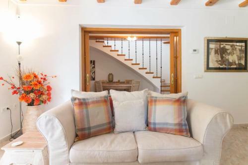 Spacious 3-bedroom Villa With Private Pool In Benigembla, Spain.
