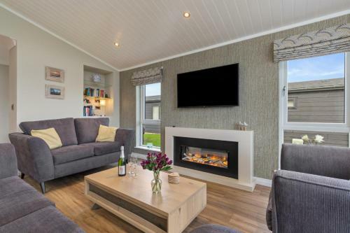 Sandpiper - Luxury Lodge, Close To Beach, Pet Friendly