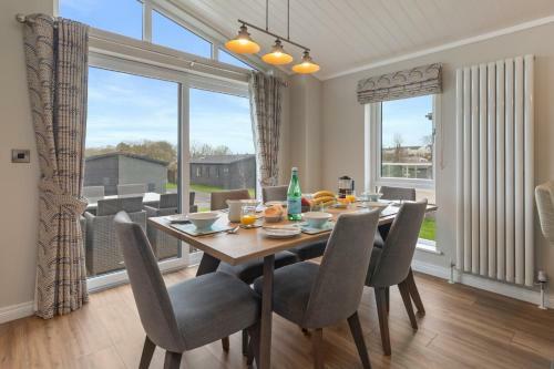 Sandpiper - Luxury Lodge, Close To Beach, Pet Friendly