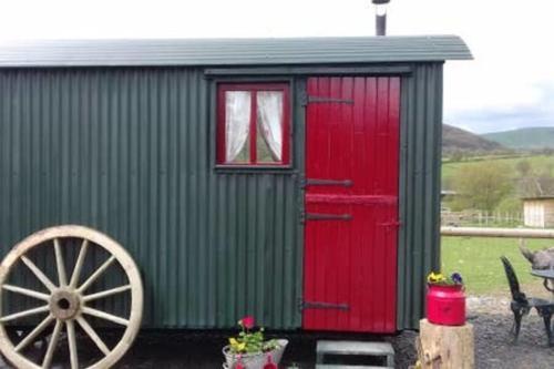 Ruby Shepherds Hut Sleeps 4