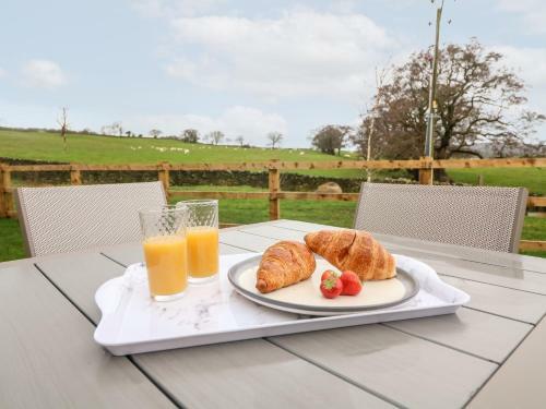 Ingleborough Lodge
