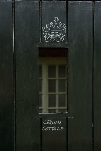 Snobs And Rebels Apartments