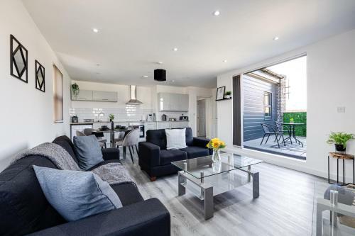 Modern & Refurbished 2/bed Apartment In Stockport
