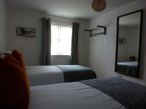 Sun Gardens Luxe 2 Bed 2 Bath Apartment