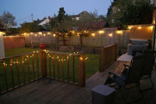 Well Equipped Large Home With Hot Tub & Log Burner