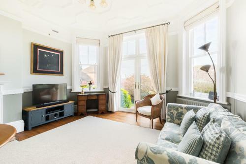 Warwick Victorian Apartment