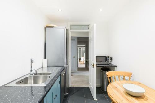 Warwick Victorian Apartment