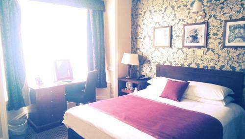 The Bell Hotel Woburn By Greene King Inns