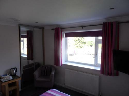 Hostal Mayfields Guest House