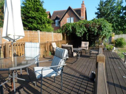 Hostal Mayfields Guest House