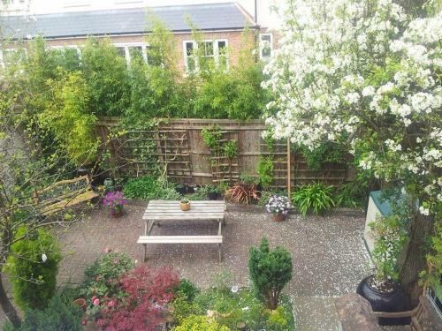 Hostal Compton Guest House
