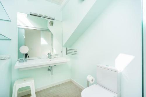 Fabulous Bungalow , Wifi, Swimming Pool And Beach