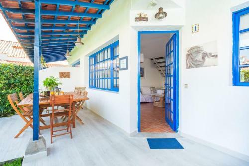 Fabulous Bungalow , Wifi, Swimming Pool And Beach
