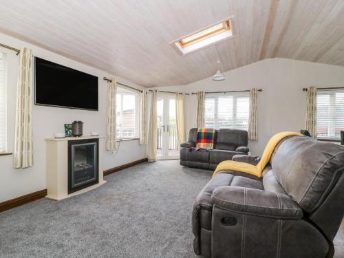 Oakwood Lodge